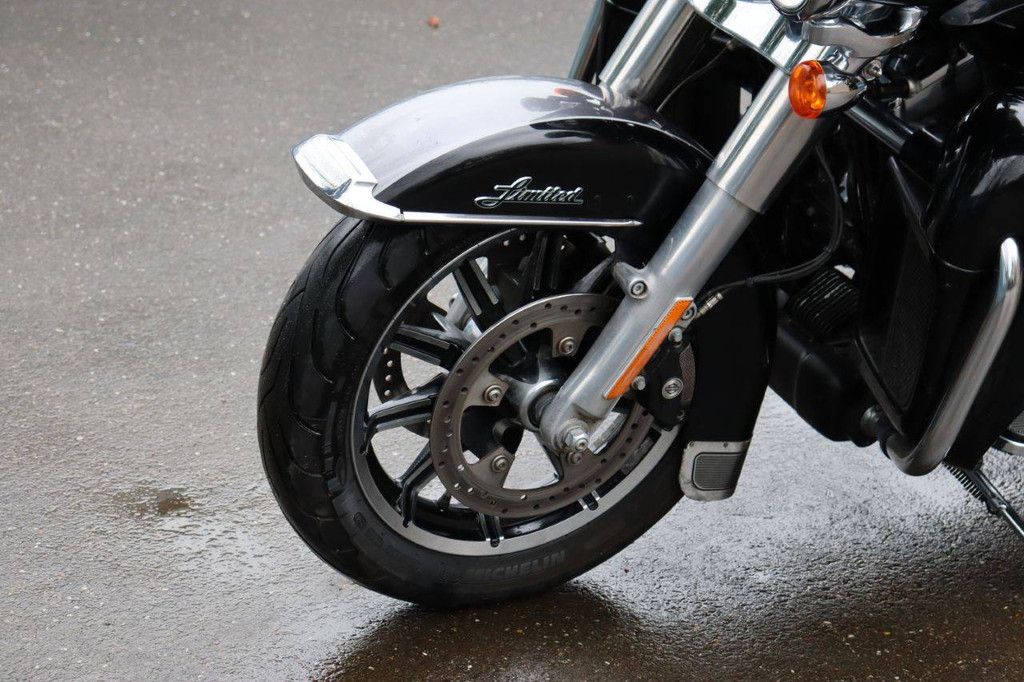 Motorcycle Harley Davidson Ultra Classic Petrol 2014