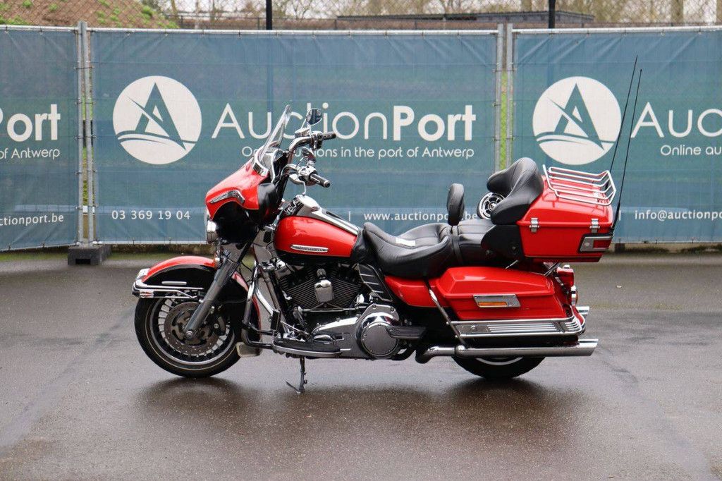 Motorcycle Harley Davidson Ultra Classic LTD Petrol 2010