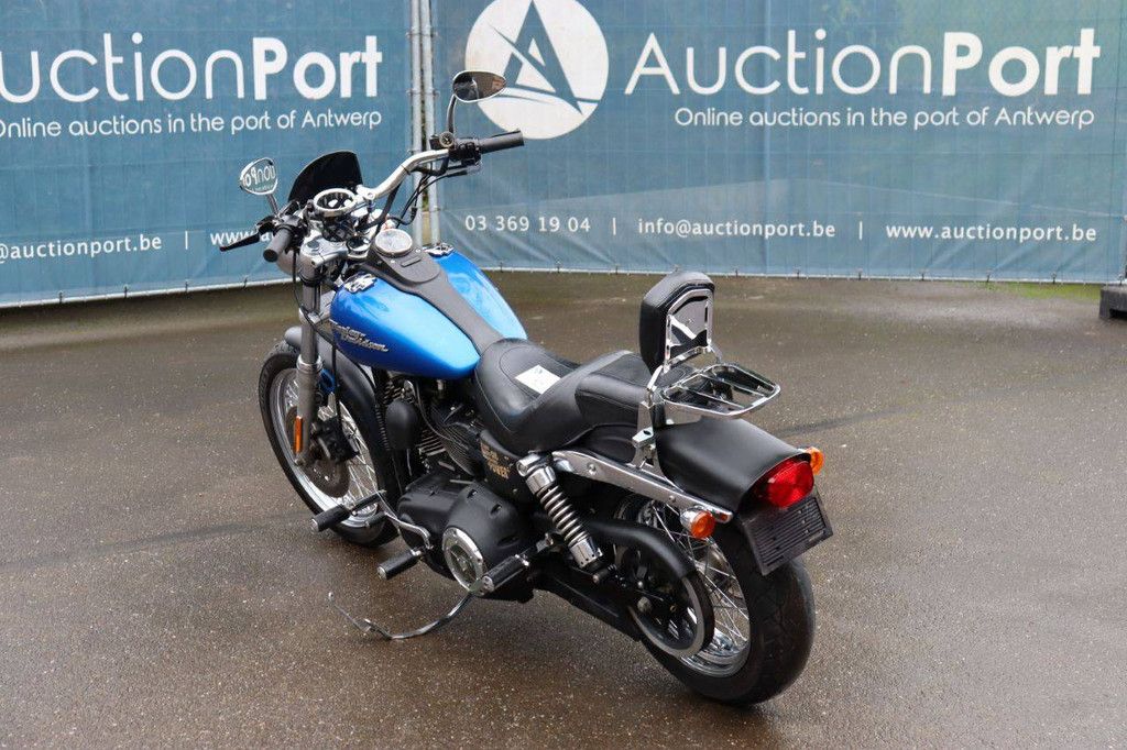 Motorcycle Harley Davidson Dyna Street BOB Petrol 2007