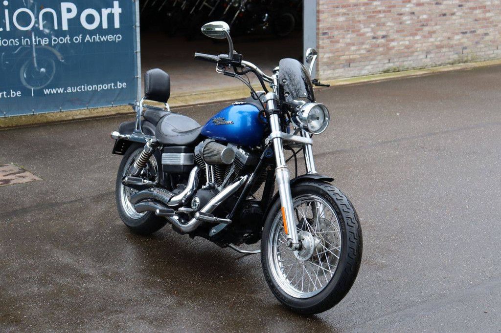 Motorcycle Harley Davidson Dyna Street BOB Petrol 2007