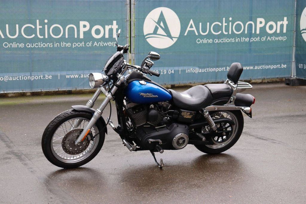 Motorcycle Harley Davidson Dyna Street BOB Petrol 2007