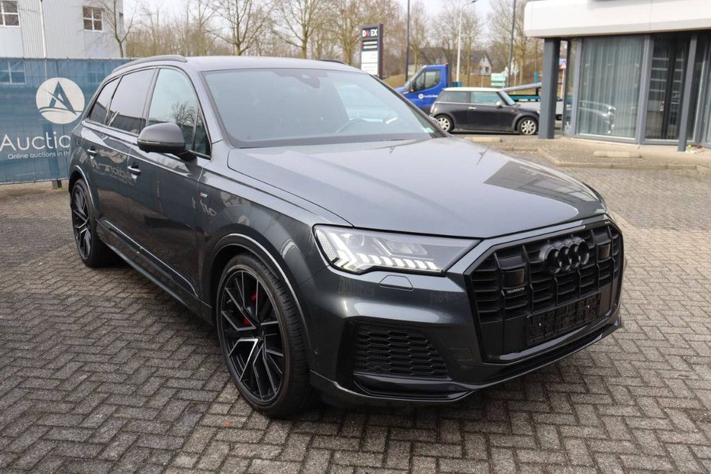 SUV Audi Q7 60 TFSI e Hybrid 341hp 2021