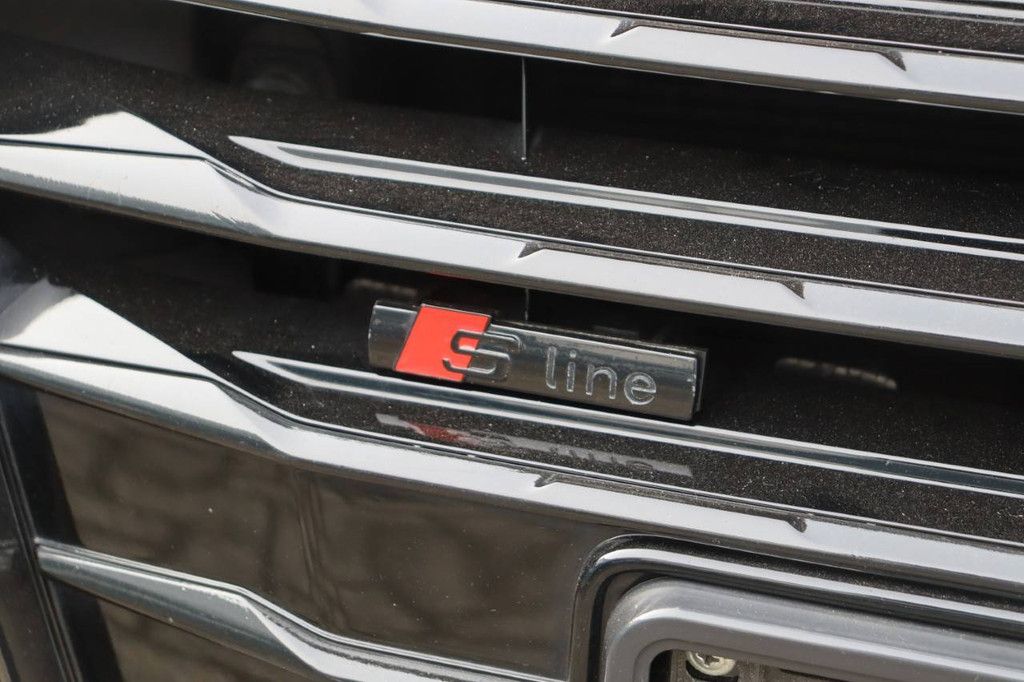 Station wagon Audi A4 Avant Hybrid 245 hp 2019