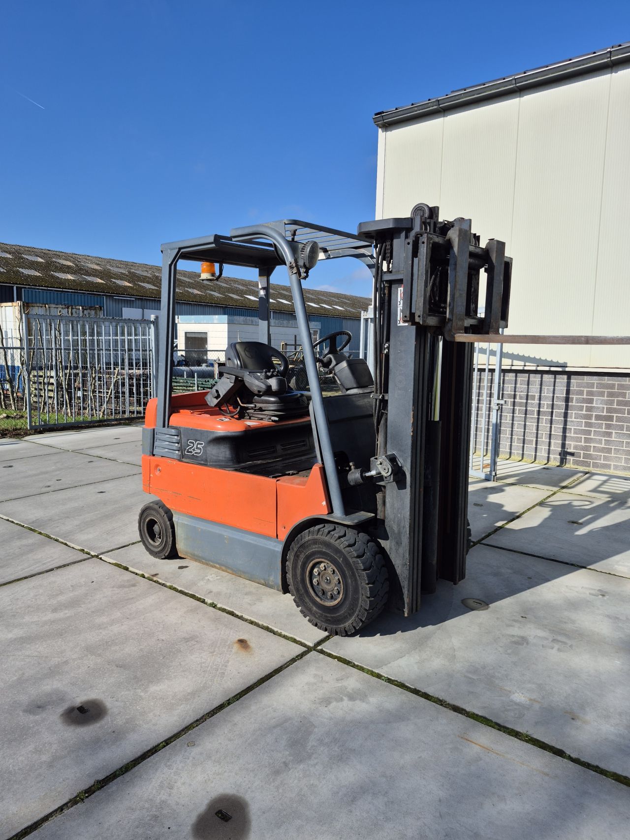 Toyota 7FBMF25 triplex sideshift 4.700 mm bj 2006