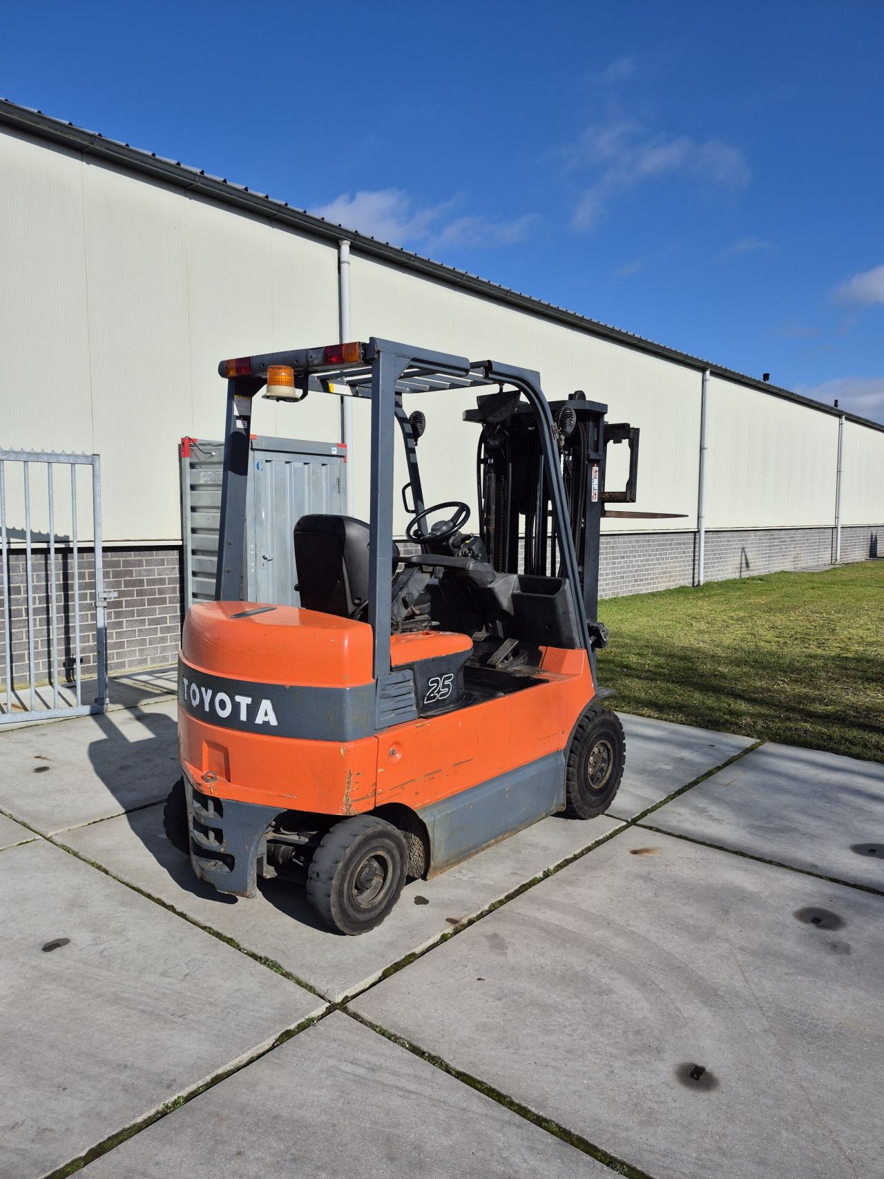 Toyota 7FBMF25 triplex sideshift 4.700 mm bj 2006