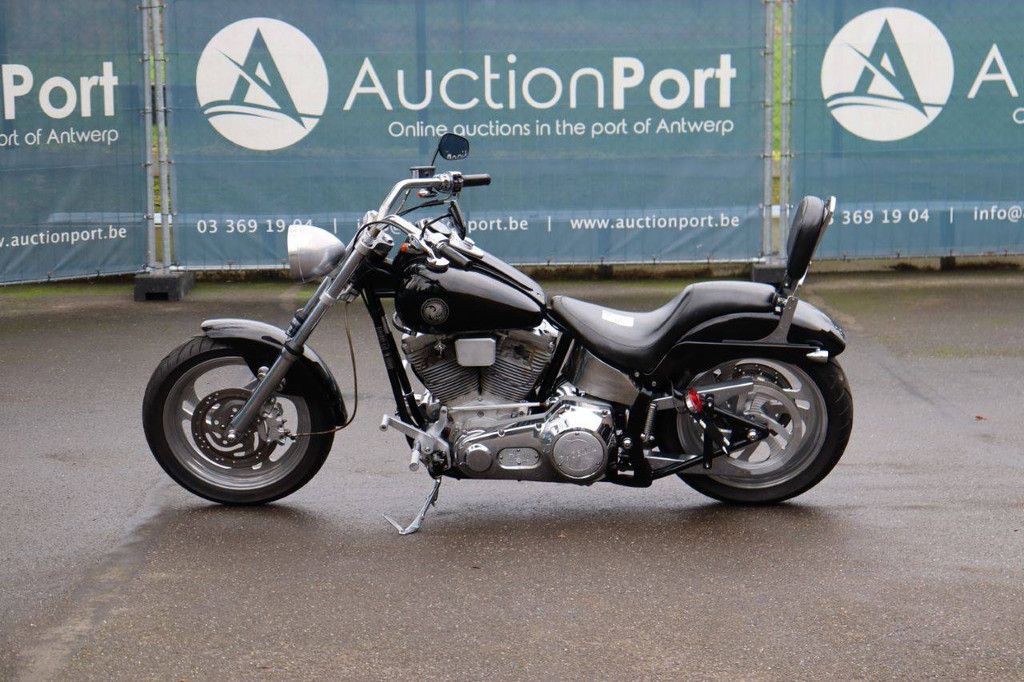 Motorrad Harley Davidson Softail Chopper Benzin 2006