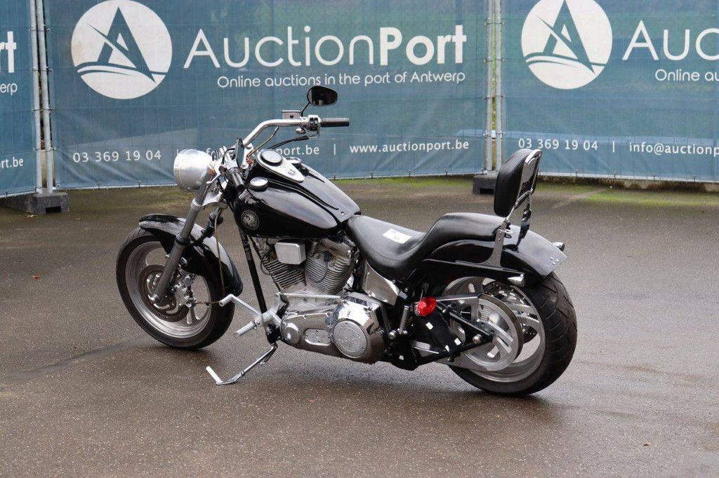 Motorrad Harley Davidson Softail Chopper Benzin 2006