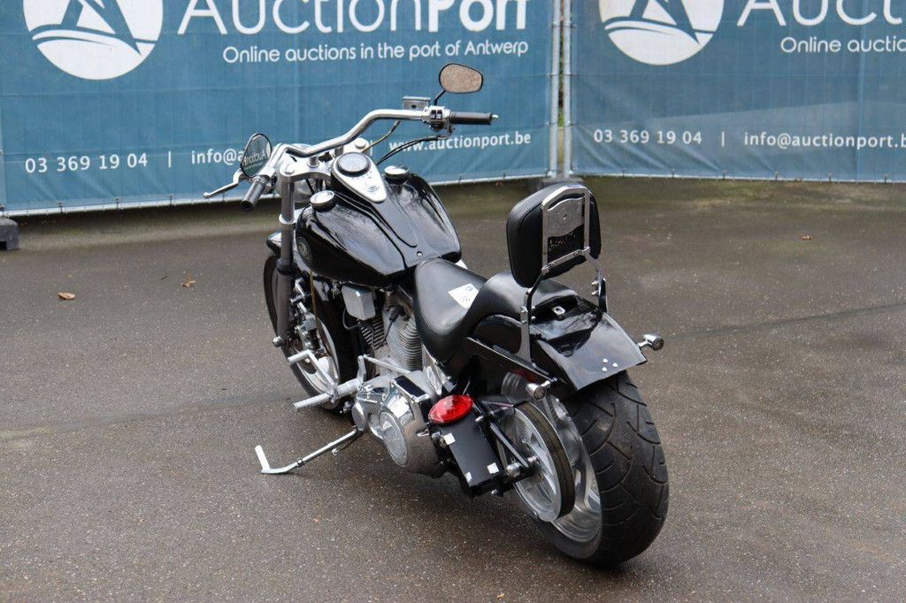 Motorrad Harley Davidson Softail Chopper Benzin 2006