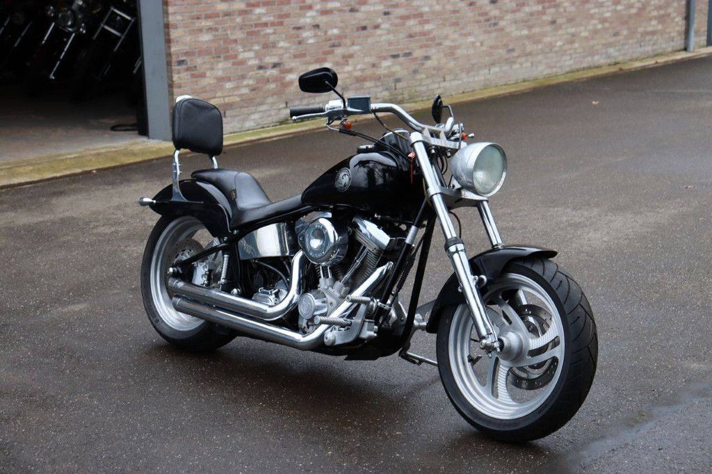 Motorrad Harley Davidson Softail Chopper Benzin 2006