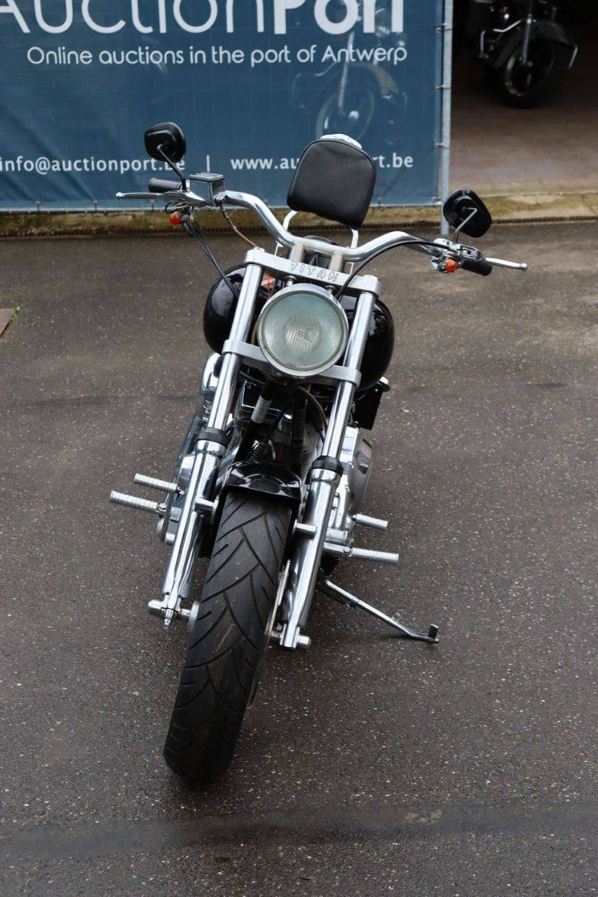 Motorrad Harley Davidson Softail Chopper Benzin 2006