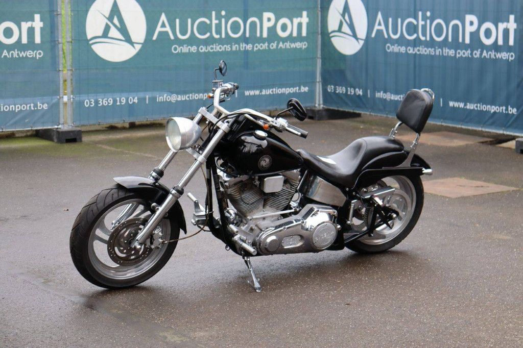 Motorrad Harley Davidson Softail Chopper Benzin 2006