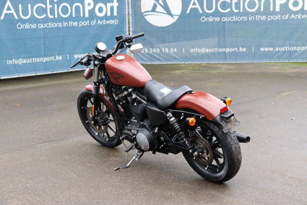 Motorcycle Harley-Davidson XL 883 Iron Petrol 2017