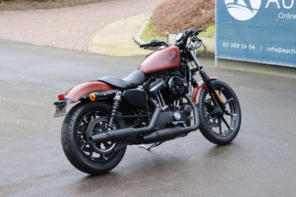 Motorcycle Harley-Davidson XL 883 Iron Petrol 2017