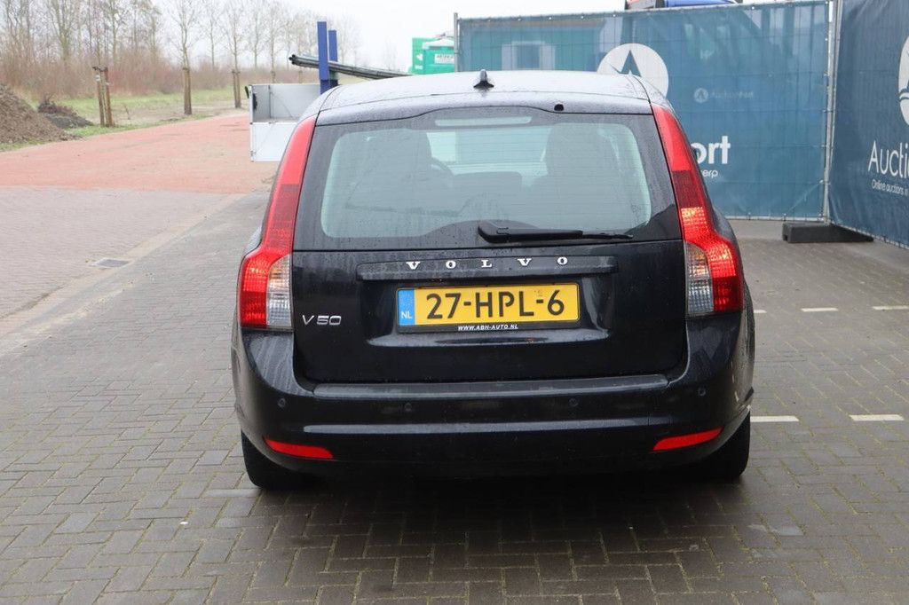 Station wagon Volvo V50 Diesel 109 hp 2009 (Margin)