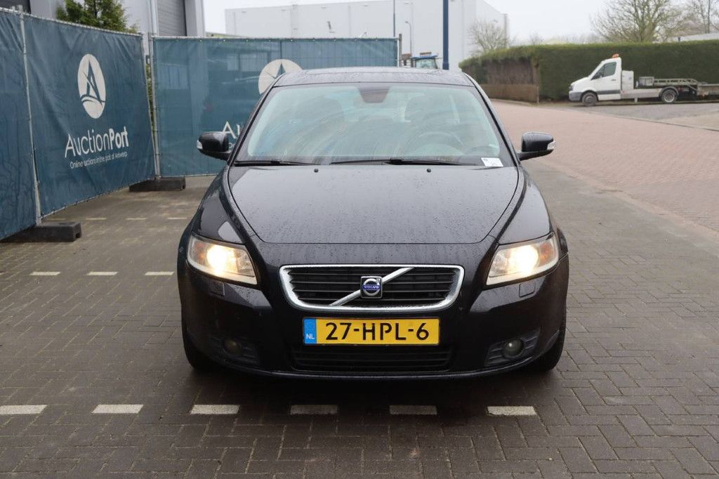 Station wagon Volvo V50 Diesel 109 hp 2009 (Margin)
