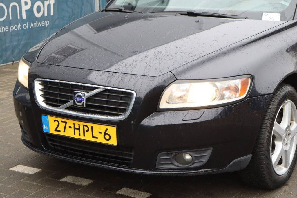 Station wagon Volvo V50 Diesel 109 hp 2009 (Margin)