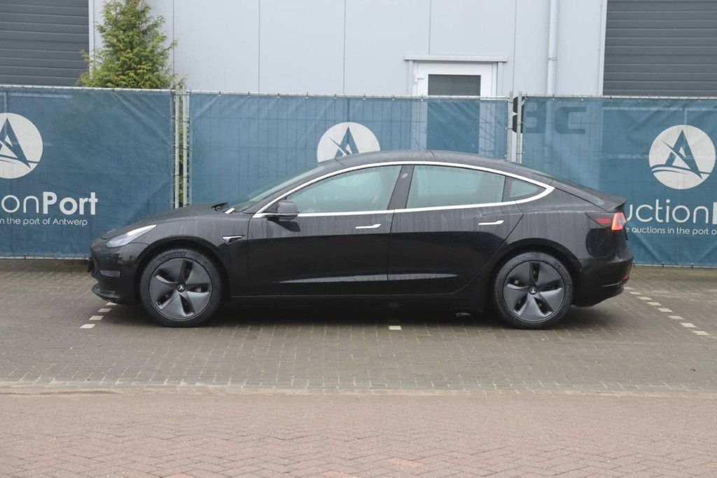 Tesla Model 3 Electric 306hp 2019 passenger car