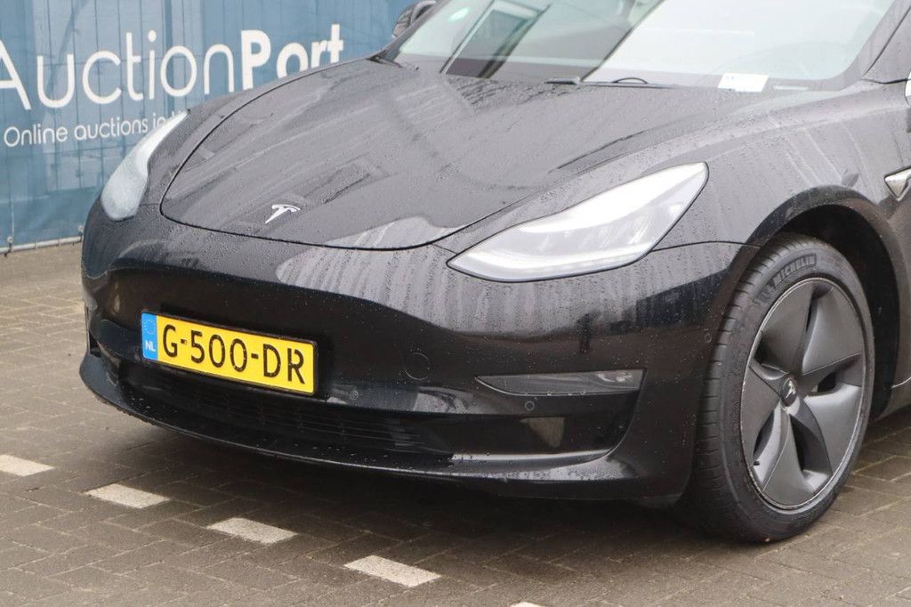 Tesla Model 3 Electric 306hp 2019 passenger car