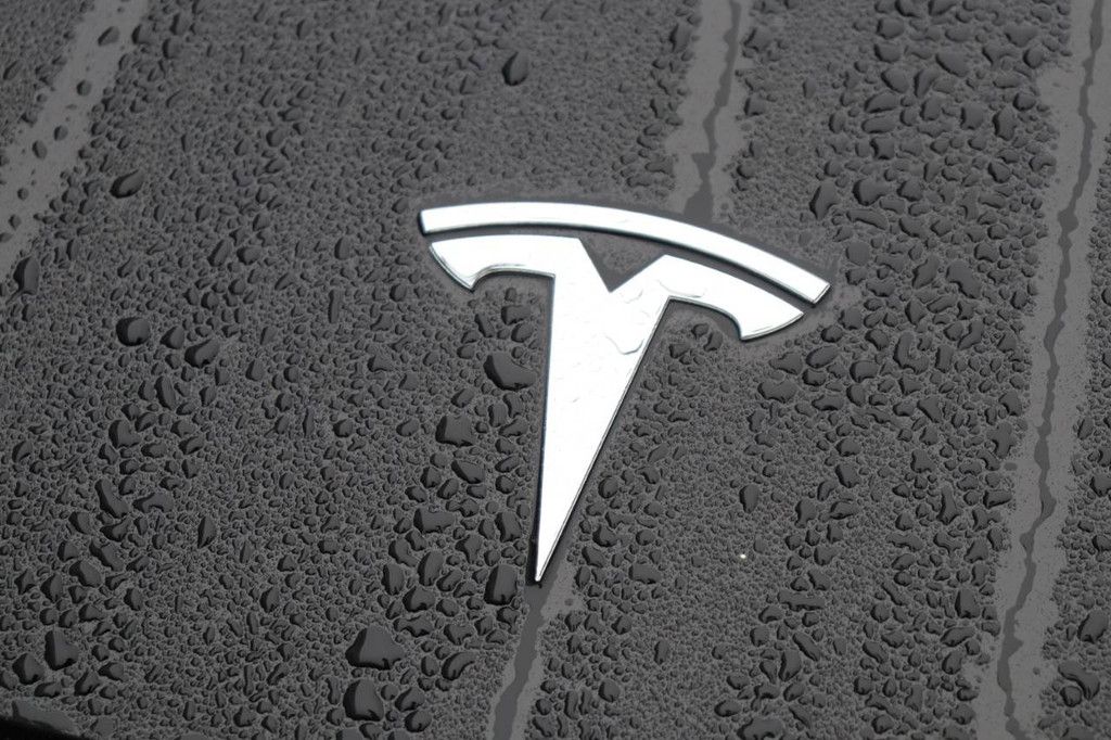 Tesla Model 3 Electric 306hp 2019 passenger car