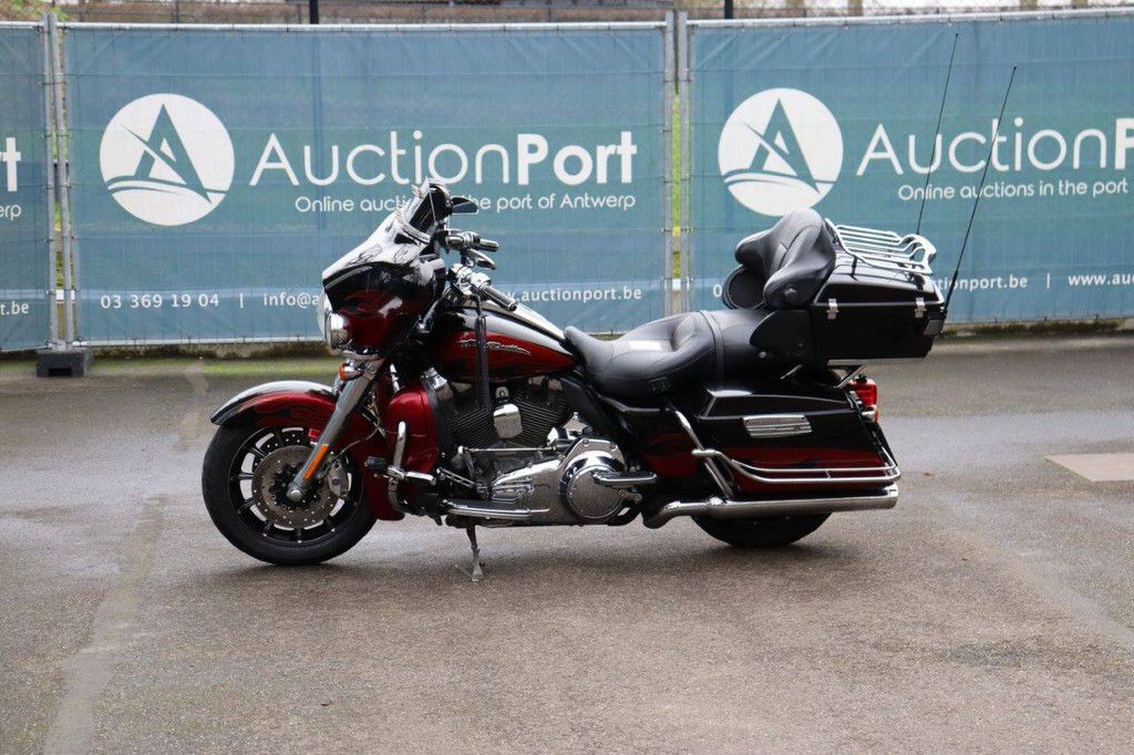 Motorrad Harley Davidson Ultra Classic CVO Benzin 2011