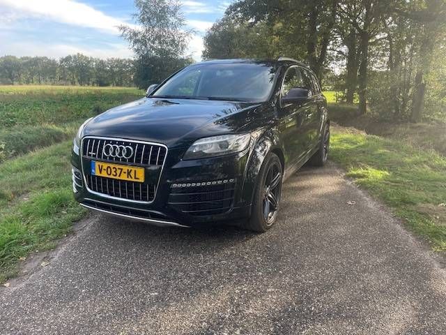 SUV Audi S-Line Quattro 3.0 V6 Q7 Diesel 204 PS 2014