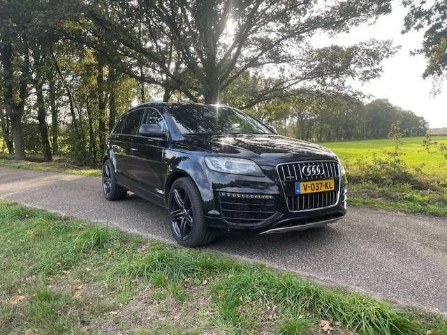 SUV Audi S-Line Quattro 3.0 V6 Q7 Diesel 204 PS 2014