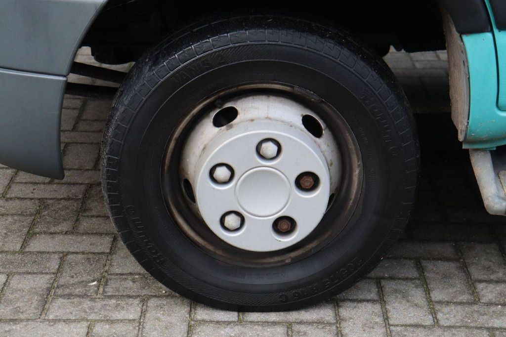 Sattelzugmaschine Renault Mascott Diesel 107 kW, Baujahr 2003, mit Noyens-Anhänger