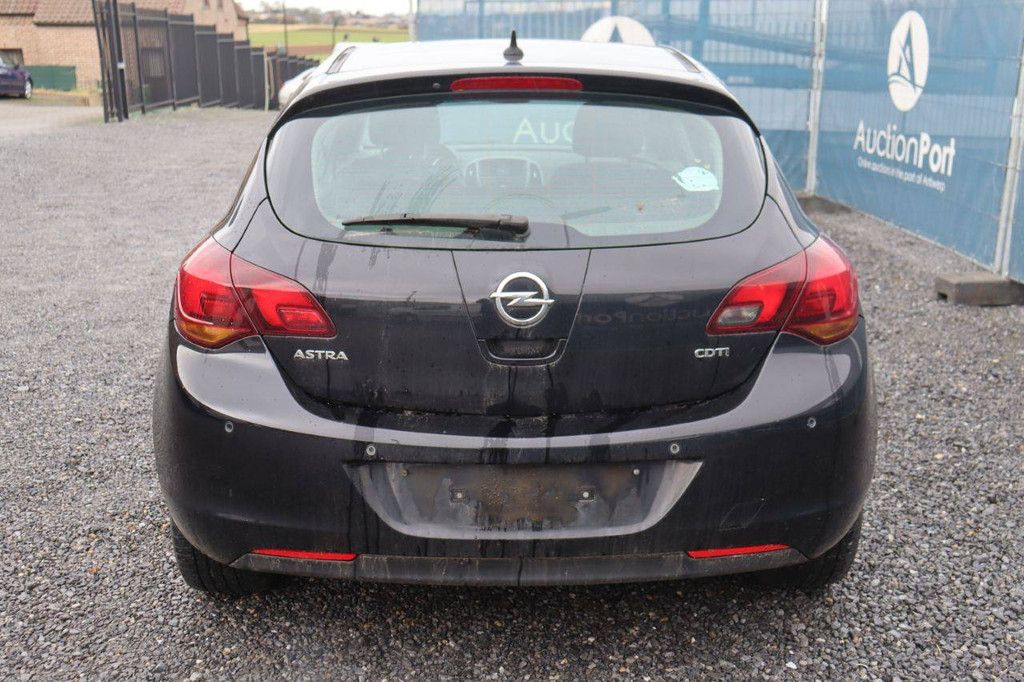 Passenger car Opel Astra CDTI Diesel 2011 (Margin)