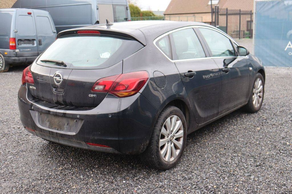 Passenger car Opel Astra CDTI Diesel 2011 (Margin)