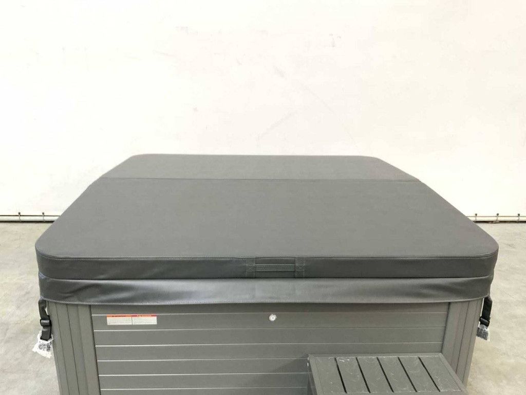 Jacuzzi London RTE 2000x2000x800mm Neu mit skandinavischer Isolierung