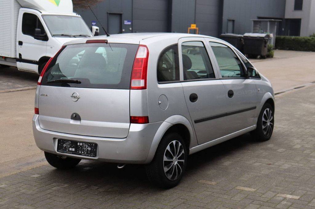 Passenger car Opel Meriva Petrol 89 hp 2005