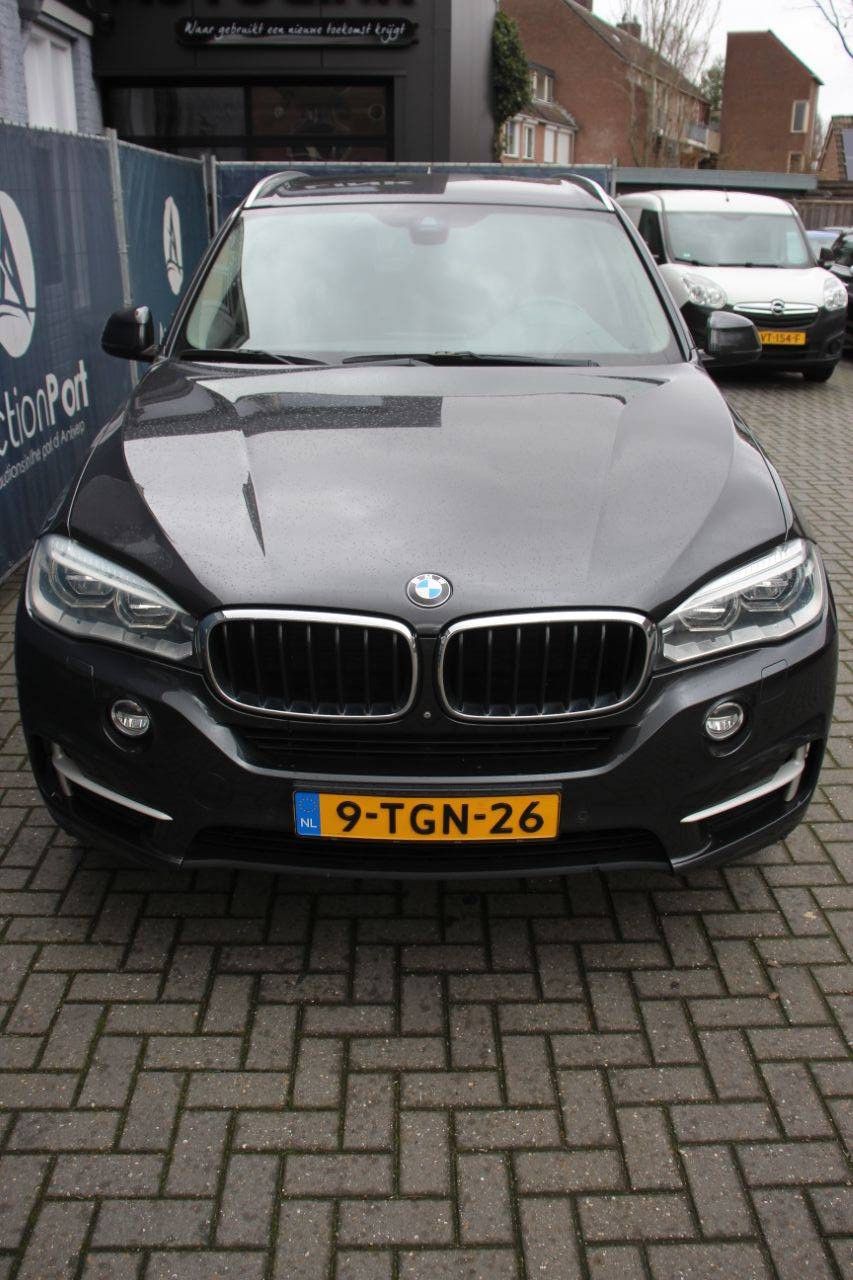SUV BMW X5 XDRIVE35I Benzin 306 PS 2014