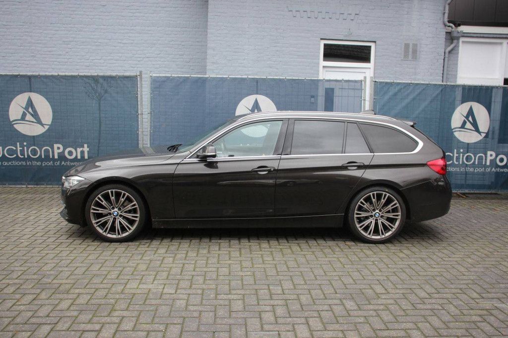 Station wagon BMW 330I Petrol 252 hp 2018