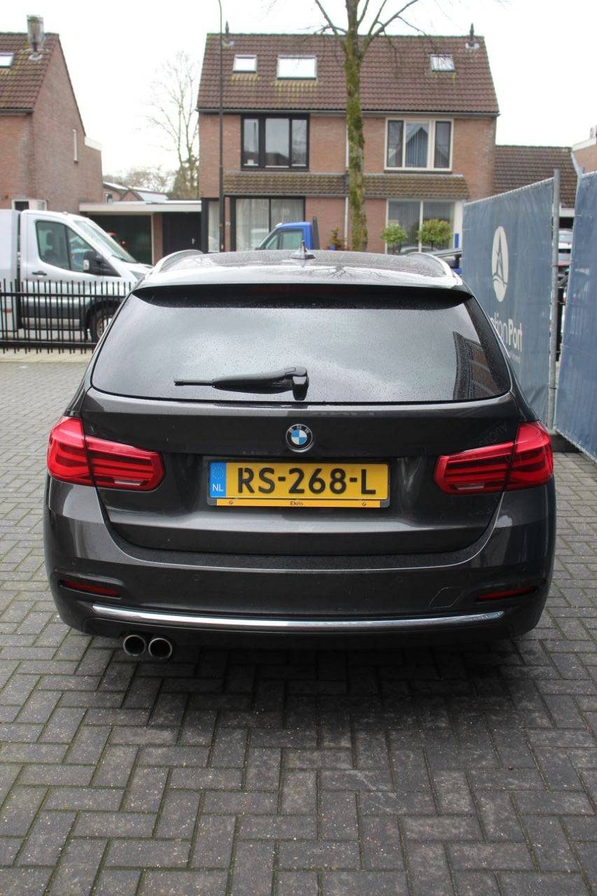 Station wagon BMW 330I Petrol 252 hp 2018