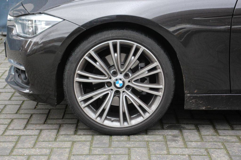Station wagon BMW 330I Petrol 252 hp 2018