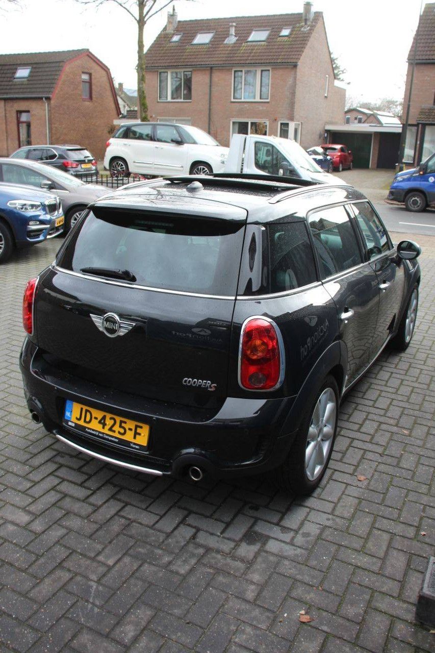 SUV MINI COOPER S COUNTRYMAN Petrol 184hp 2011