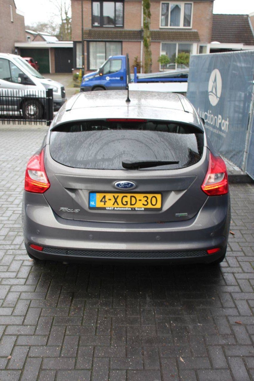 Ford Focus Kombi, Benzin, 101 PS, Baujahr 2014