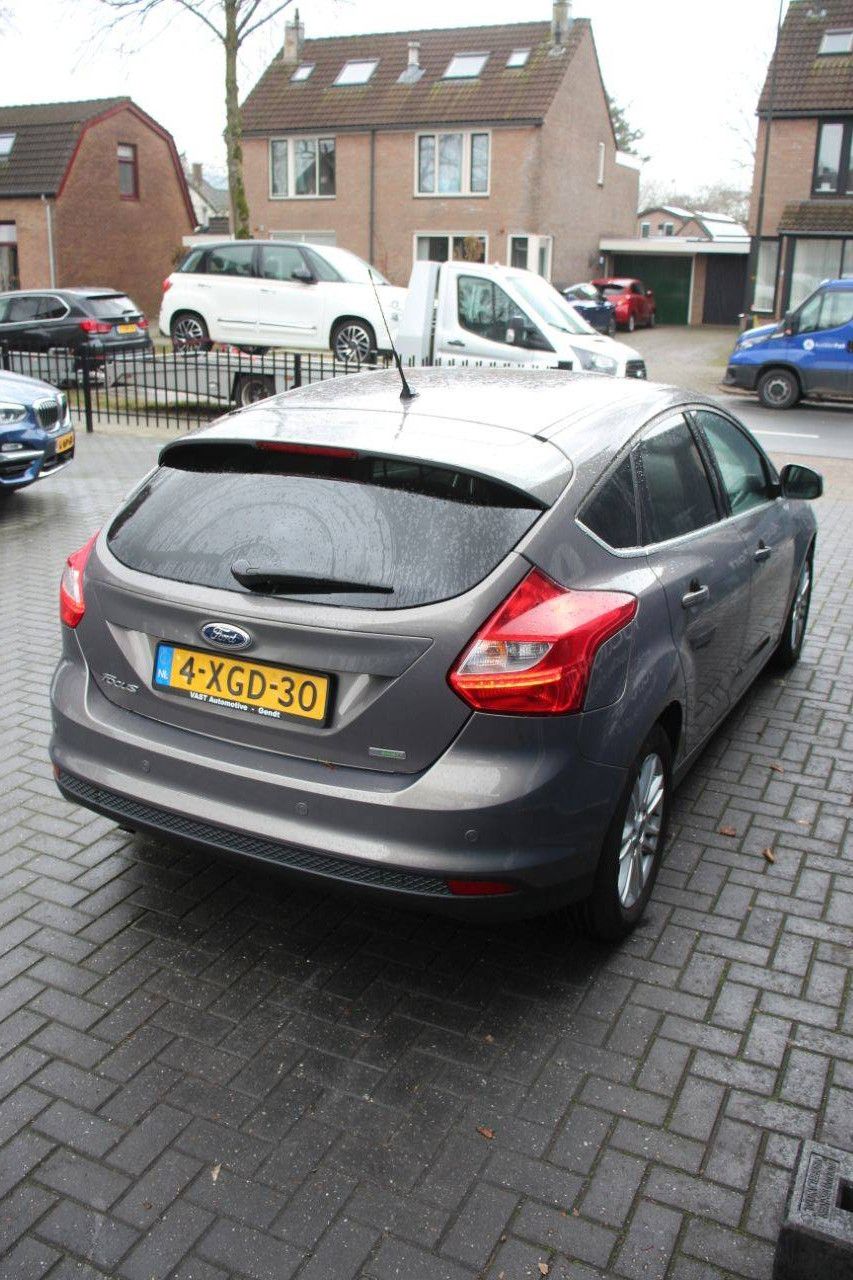 Ford Focus Kombi, Benzin, 101 PS, Baujahr 2014