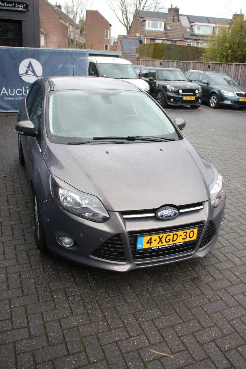Ford Focus Kombi, Benzin, 101 PS, Baujahr 2014