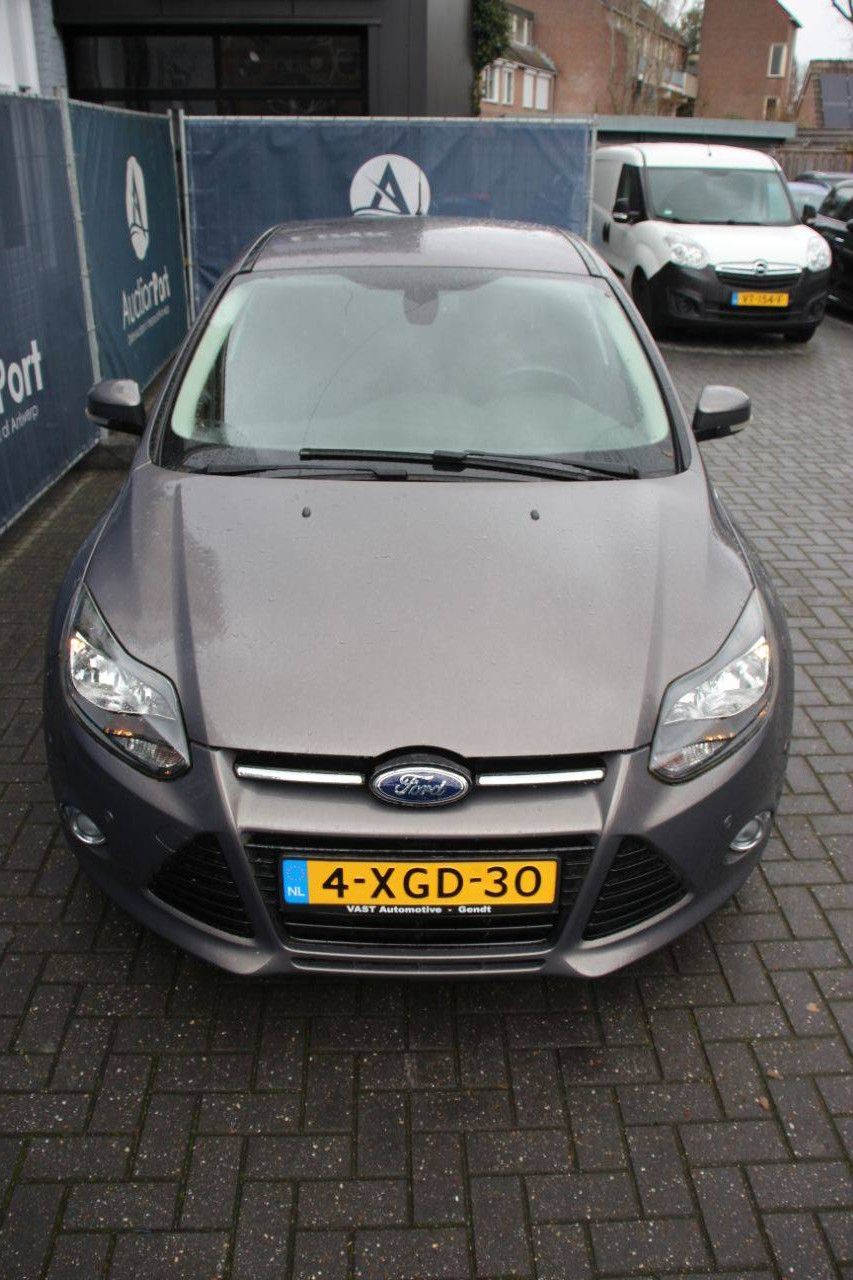 Ford Focus Kombi, Benzin, 101 PS, Baujahr 2014