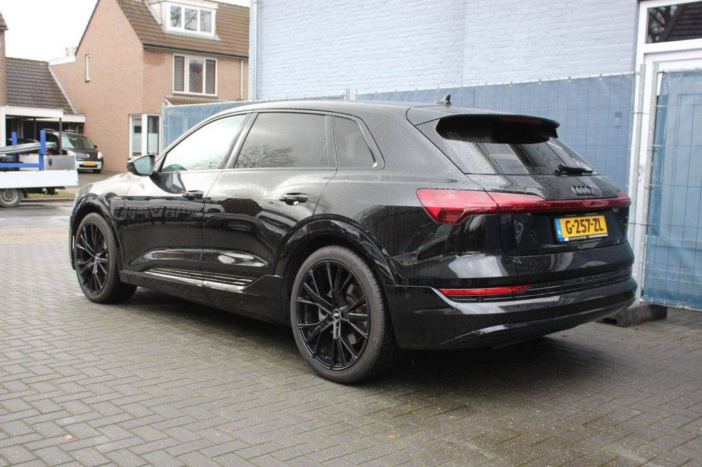 SUV Audi E-TRON advanced exterior Electric 361 hp 2019