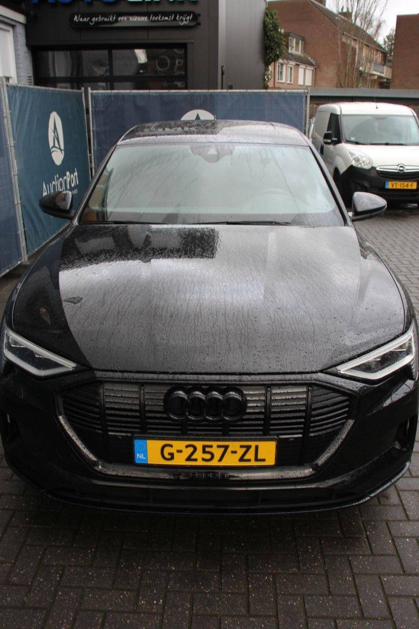 SUV Audi E-TRON advanced exterior Electric 361 hp 2019