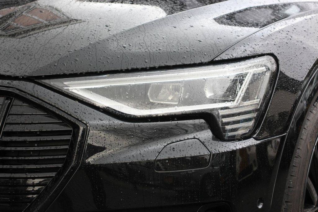 SUV Audi E-TRON advanced exterior Electric 361 hp 2019