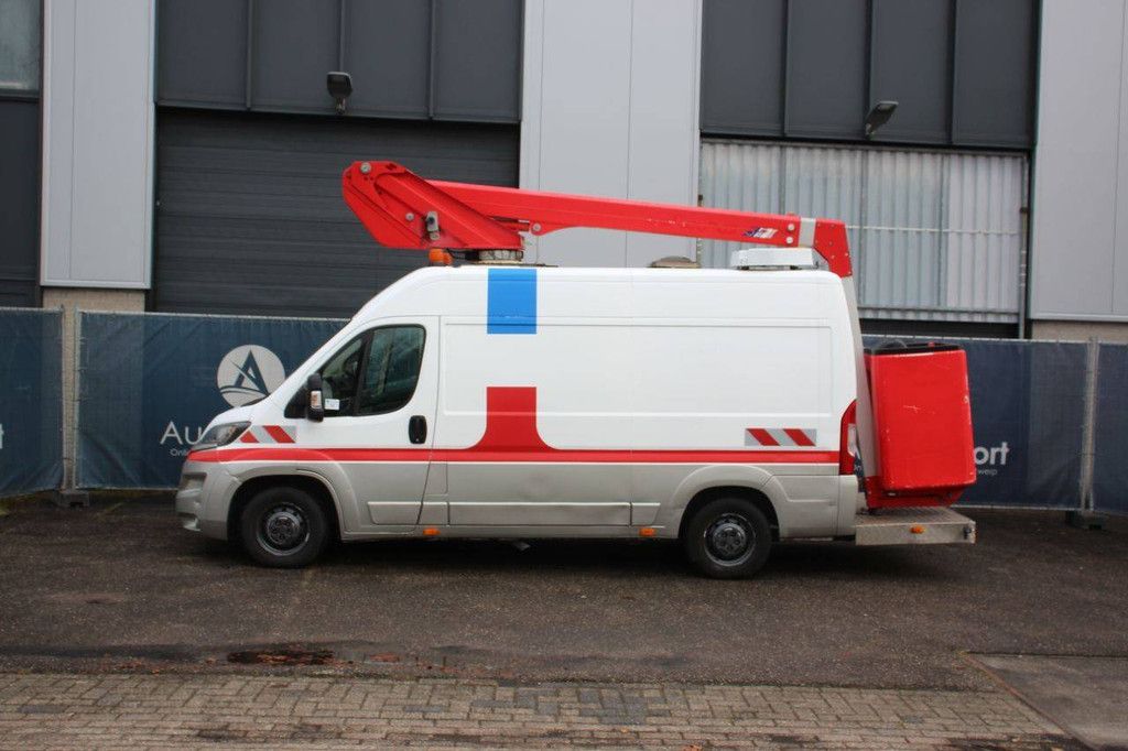 Peugeot Boxer Diesel 61kW LKW-montierte Hubarbeitsbühne