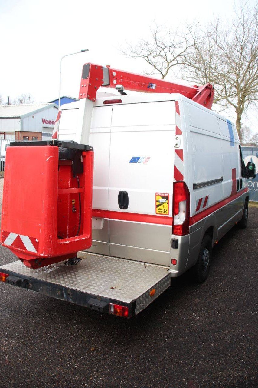Peugeot Boxer Diesel 61kW LKW-montierte Hubarbeitsbühne