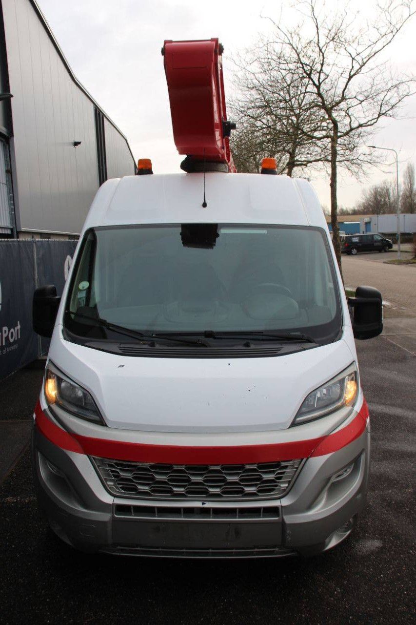Peugeot Boxer Diesel 61kW LKW-montierte Hubarbeitsbühne