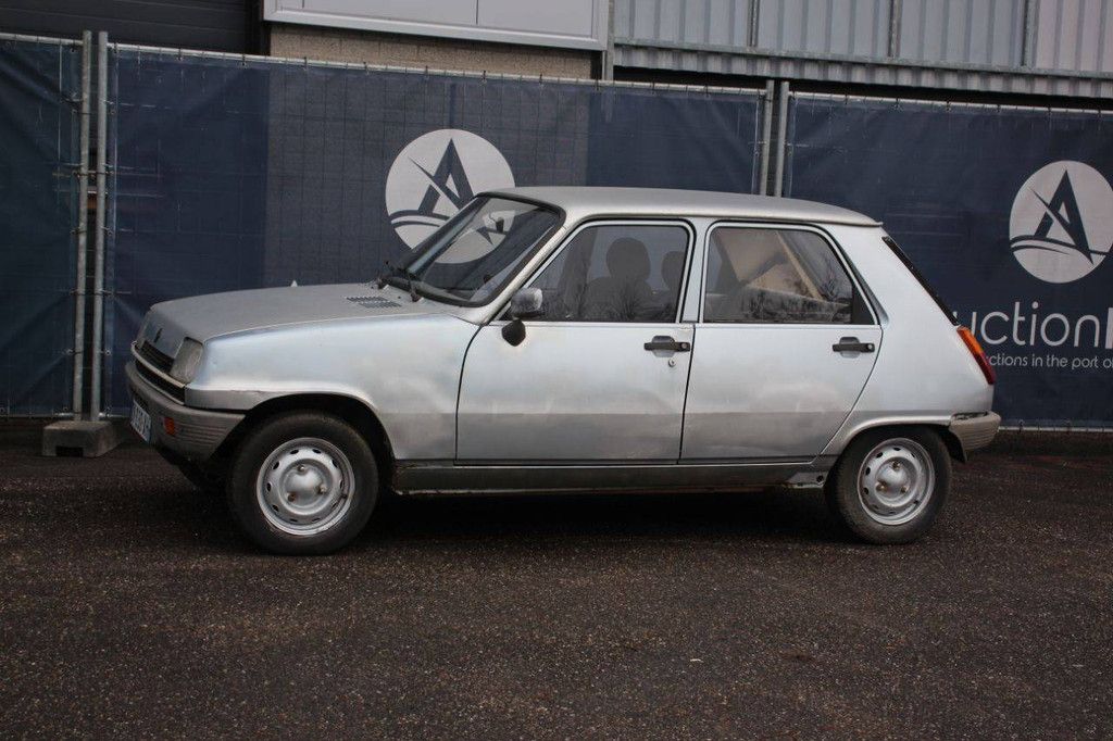 Passenger car Renault 5 Petrol