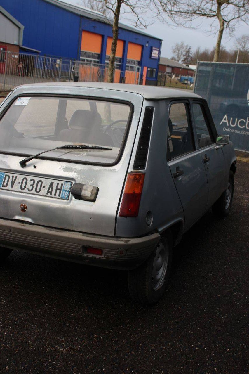 Passenger car Renault 5 Petrol