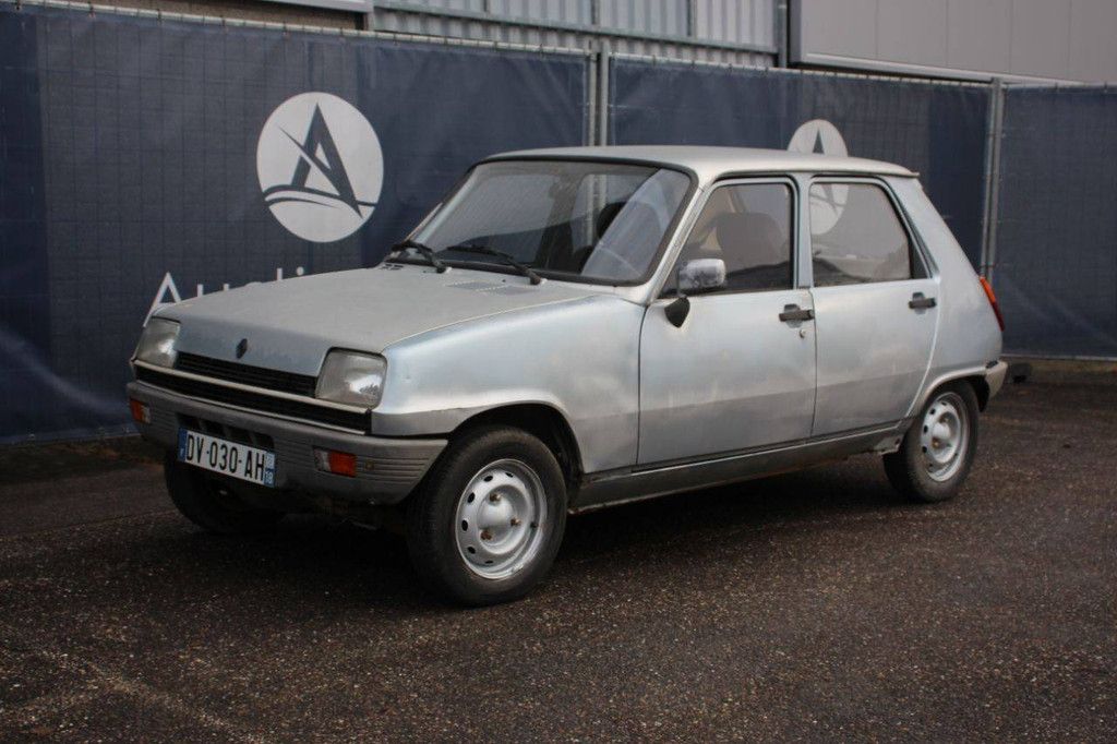 Passenger car Renault 5 Petrol