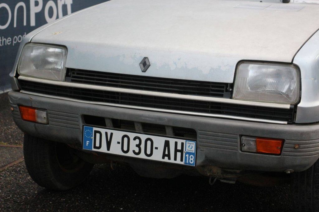 Passenger car Renault 5 Petrol